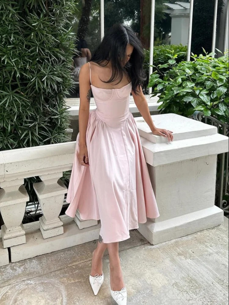 Sarah - Backless Dress